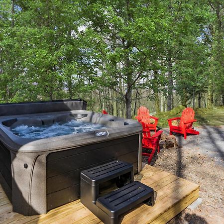 Amazing Views, Hot Tub, Fire Pit, Deck & Fireplace Inwood Dış mekan fotoğraf