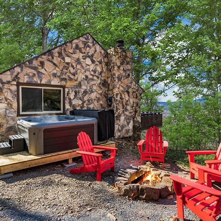 Amazing Views, Hot Tub, Fire Pit, Deck & Fireplace Inwood Dış mekan fotoğraf