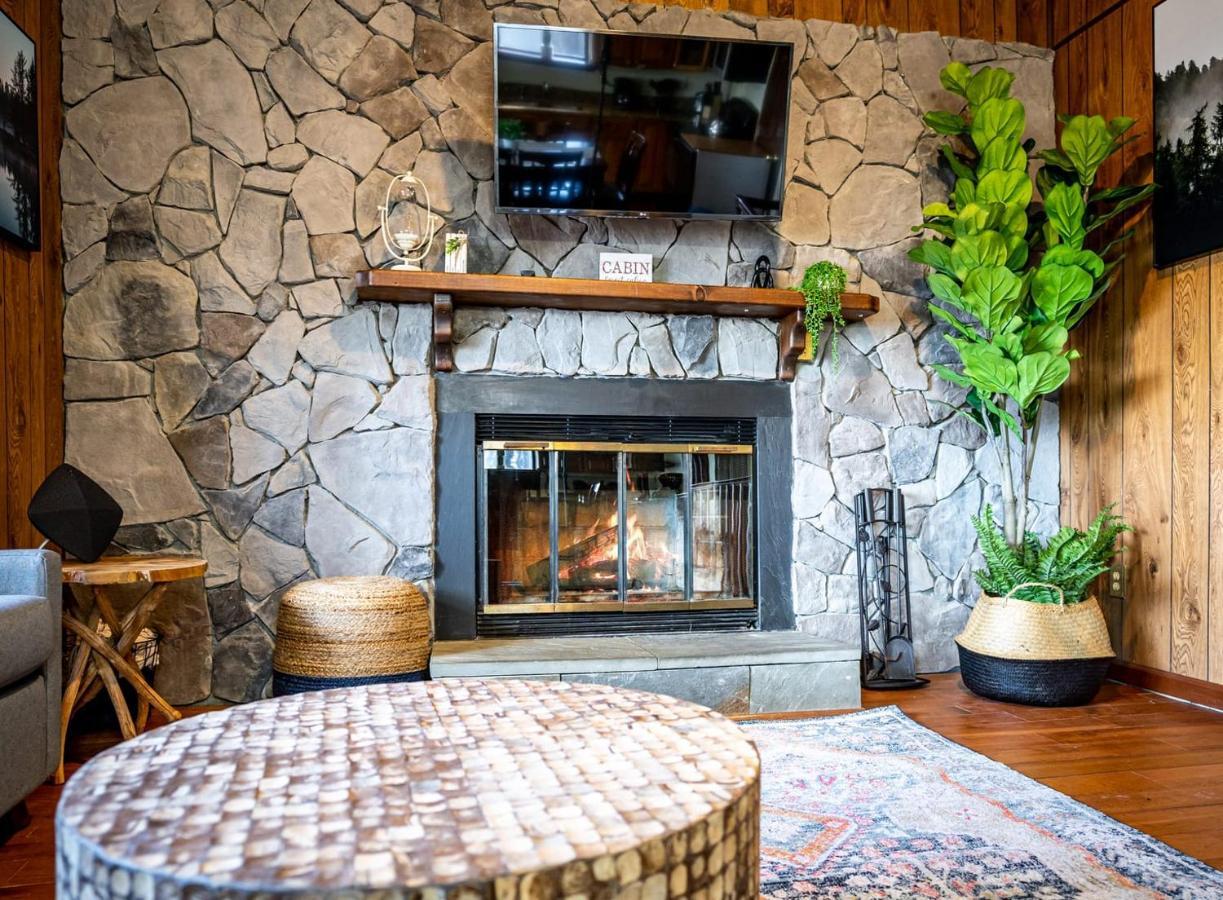 Amazing Views, Hot Tub, Fire Pit, Deck & Fireplace Inwood Dış mekan fotoğraf